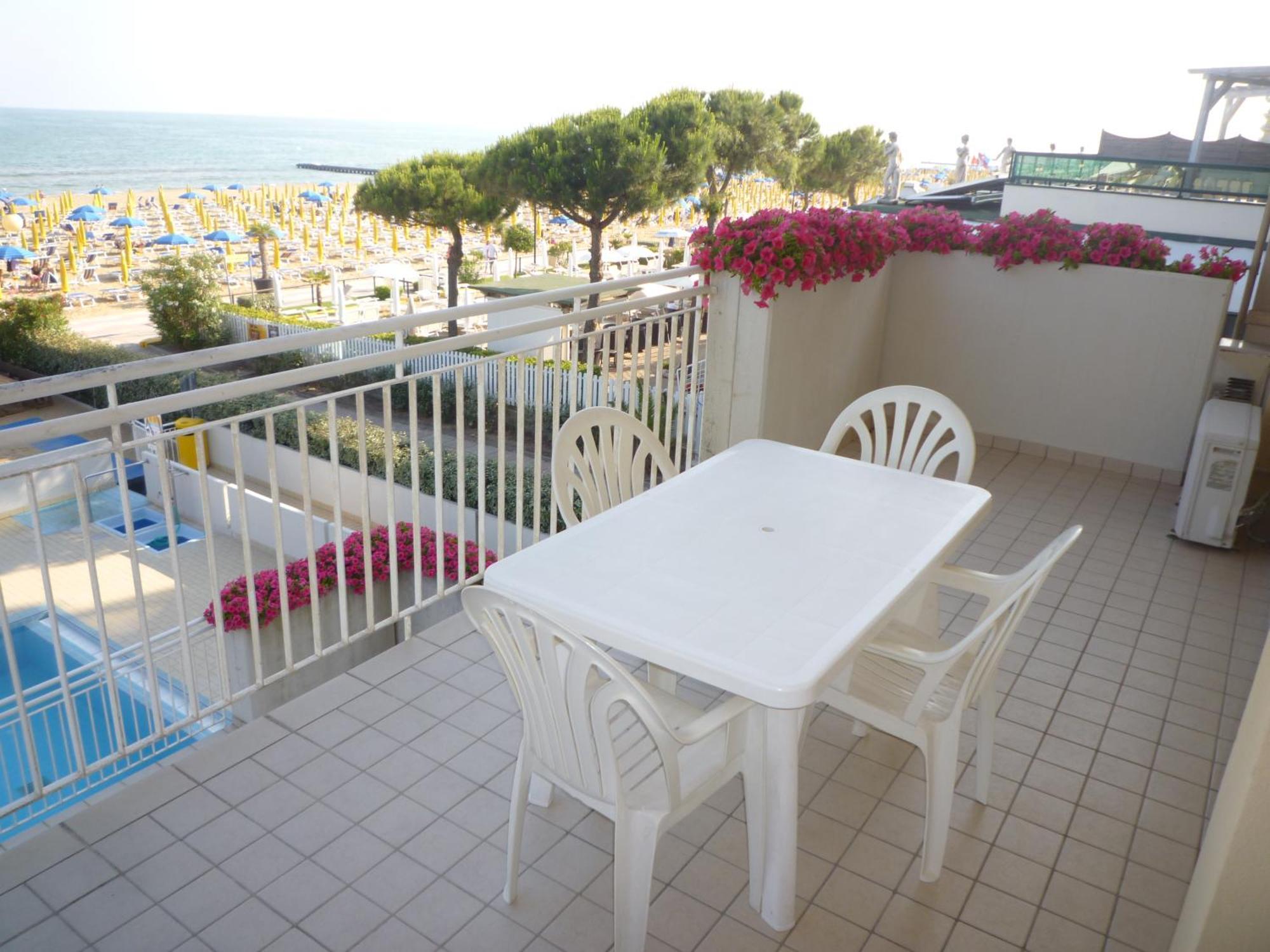 Semiramis Apartment Lido di Jesolo Ngoại thất bức ảnh